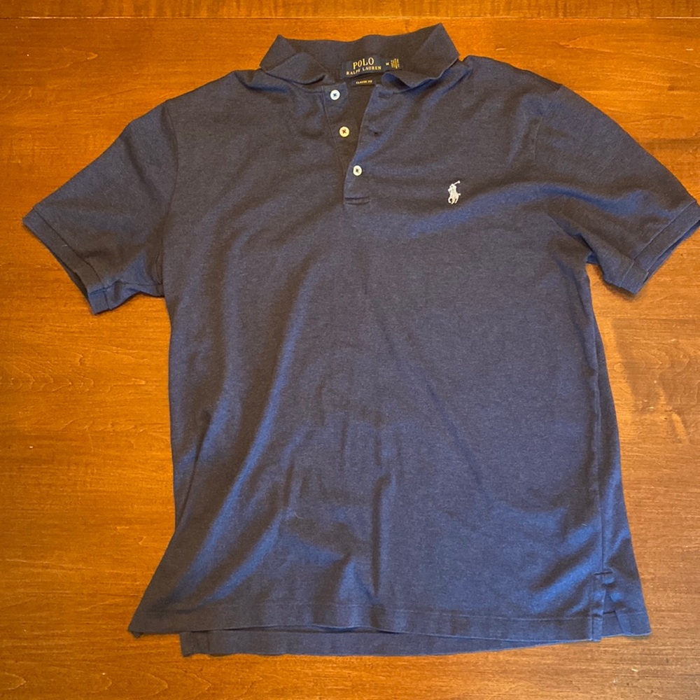 Polo short sleeve.